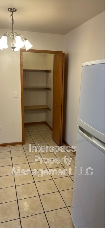 1345 Rock Run Dr in Crest Hill, IL - Building Photo - Building Photo