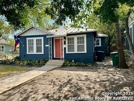 118 Callaghan Ave in San Antonio, TX - Building Photo