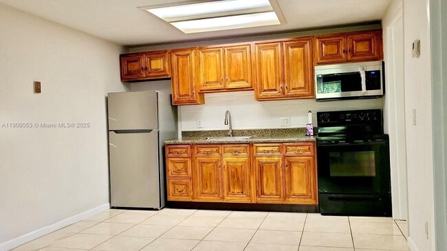 7210 Southgate Blvd in Tamarac, FL - Building Photo - Building Photo