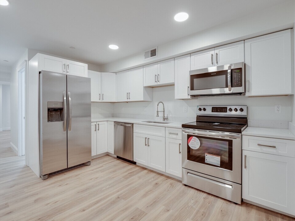 14 William St in Worcester, MA - Building Photo