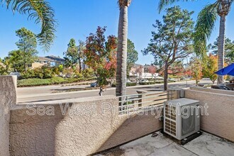 12614 Carmel Country Rd in San Diego, CA - Building Photo - Building Photo