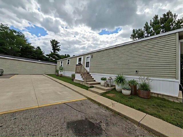 59 Hollywood Dr
