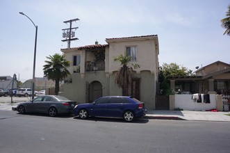 544 E 15th St in Long Beach, CA - Building Photo - Primary Photo