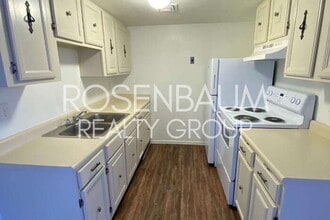 2625 N Alvernon Way in Tucson, AZ - Foto de edificio - Building Photo