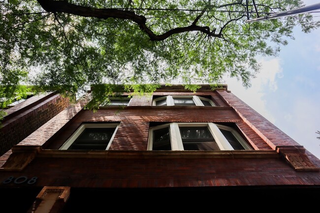 Harris Point Chicago in Chicago, IL - Foto de edificio - Building Photo