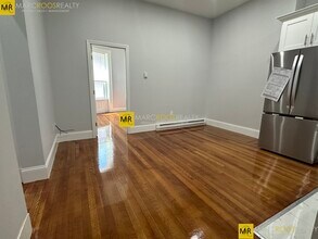 474 Commonwealth Ave, Unit 2 in Boston, MA - Building Photo - Building Photo