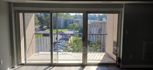 7617 Fontainebleau Dr in New Carrollton, MD - Building Photo - Building Photo