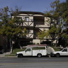 14221 Burbank Blvd in Van Nuys, CA - Building Photo - Building Photo