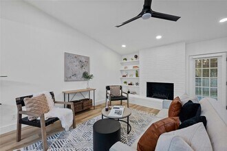 5809 Cherry Creek Dr in Austin, TX - Building Photo - Building Photo