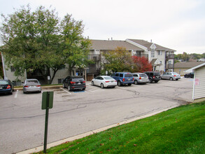 Orchard Manor Apartments in Omaha, NE - Building Photo - Building Photo