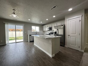12595 Herrick St in Caldwell, ID - Building Photo - Building Photo