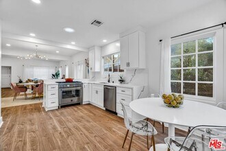 653 N W Knoll Dr in West Hollywood, CA - Building Photo - Building Photo