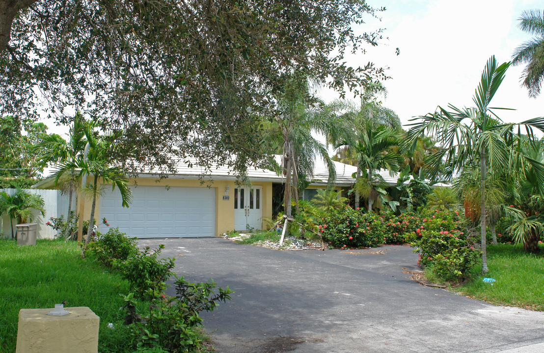 8303 NW 35th St in Coral Springs, FL - Building Photo