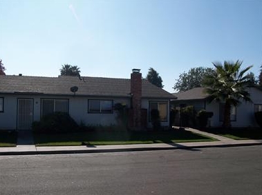 276 W Holland Ave in Clovis, CA - Building Photo