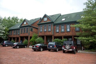 241 River St, Unit 10 in Cambridge, MA - Building Photo - Building Photo
