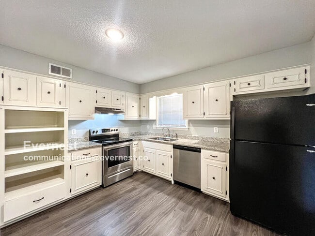 8287 Farmington Dr E in Southaven, MS - Building Photo - Building Photo