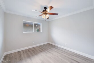 6474 Royal Woods Dr in Ft. Myers, FL - Building Photo - Building Photo