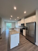 272 Parkwood Ave in Charlotte, NC - Building Photo - Building Photo