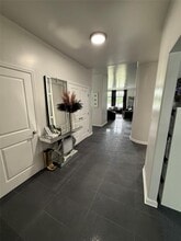 192 Flower Rd in Shirley, NY - Building Photo - Building Photo