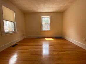 7 Rifle Ct, Unit 7 in Watertown, MA - Building Photo - Building Photo