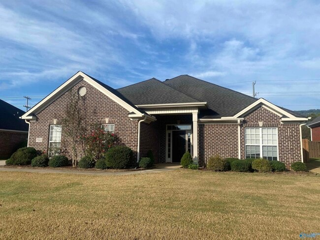 property at 7502 Parktrace Ln SE