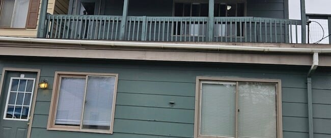property at 409 N 1st St