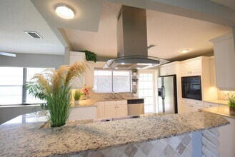 9733 Saddlebrook Dr in Boca Raton, FL - Building Photo - Building Photo