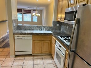 513 Callippe Ct in Brisbane, CA - Building Photo - Building Photo