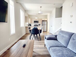 10113-10117 117 Ave NW in Edmonton, AB - Building Photo - Building Photo