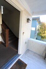 5923-5925 Whitney St in Oakland, CA - Building Photo - Building Photo