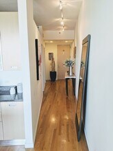 950 W Erie St, Unit 403 in Chicago, IL - Foto de edificio - Building Photo