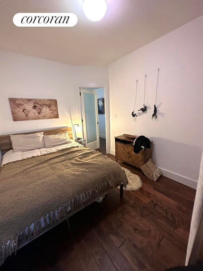 326 W 47th St in New York, NY - Building Photo - Building Photo