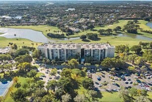 16300 Golf Club Rd, Unit 208 in Weston, FL - Building Photo