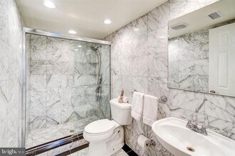 5009 7th Rd S in Arlington, VA - Foto de edificio - Building Photo