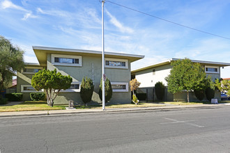 1800-1818 Rexford Dr in Las Vegas, NV - Building Photo - Building Photo