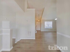 2368 Rambling Way in Lithonia, GA - Foto de edificio - Building Photo