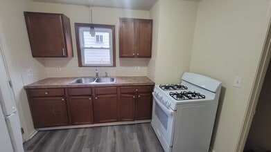 955 Concord Ave in Akron, OH - Building Photo - Building Photo