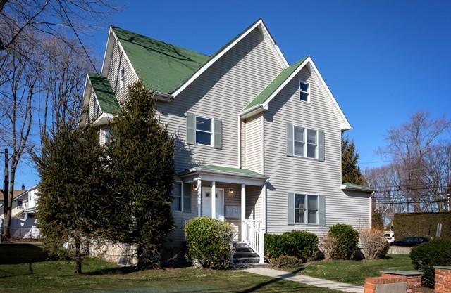 689 Conklin St in Farmingdale, NY - Building Photo - Building Photo