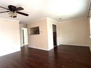 1407 W 39th 1/2 St in Austin, TX - Building Photo - Building Photo