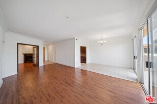 1508 Greenfield Ave in Los Angeles, CA - Building Photo