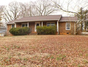 7401 Alcorn Rd in Greensboro, NC - Foto de edificio - Building Photo
