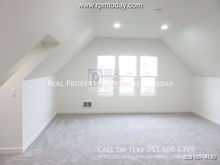 703 S Ainsworth Ave in Tacoma, WA - Building Photo