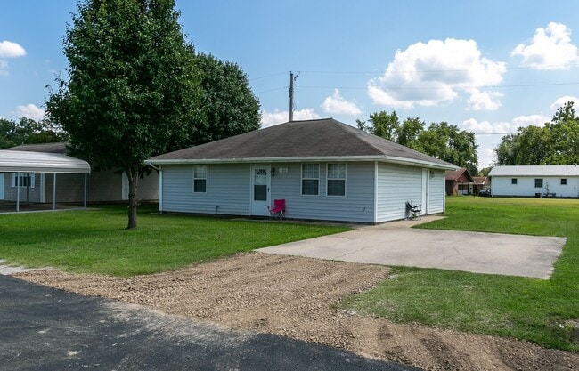 property at 606 W Johnson St