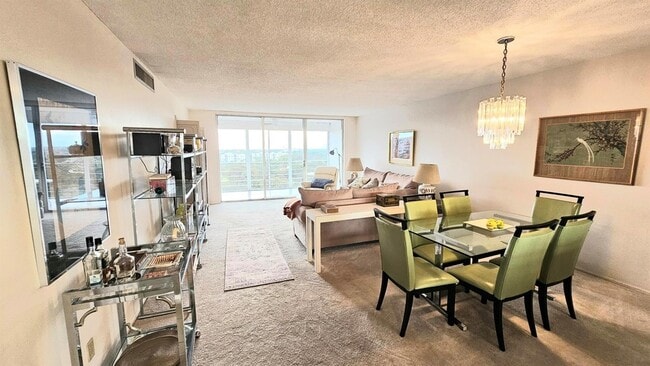 575 Oaks Ln, Unit 1010 in Pompano Beach, FL - Building Photo - Building Photo