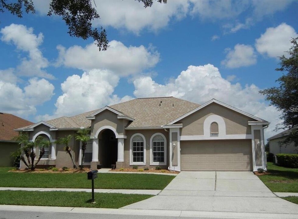 2320 Post Oak Ct in Ocoee, FL - Building Photo