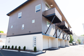 880 Grove SW St, Unit 102 in Corvallis, OR - Foto de edificio - Building Photo