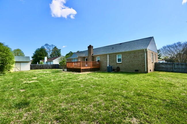 2189 Hedgelawn Way in Virginia Beach, VA - Building Photo - Building Photo