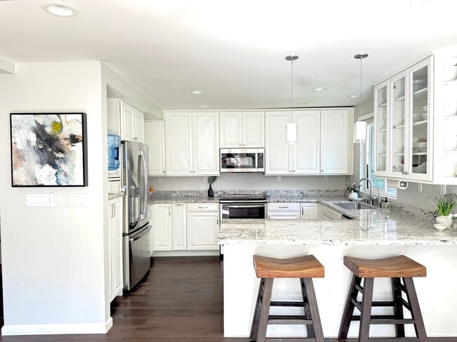 675 S Sierra Ave in Solana Beach, CA - Building Photo - Building Photo