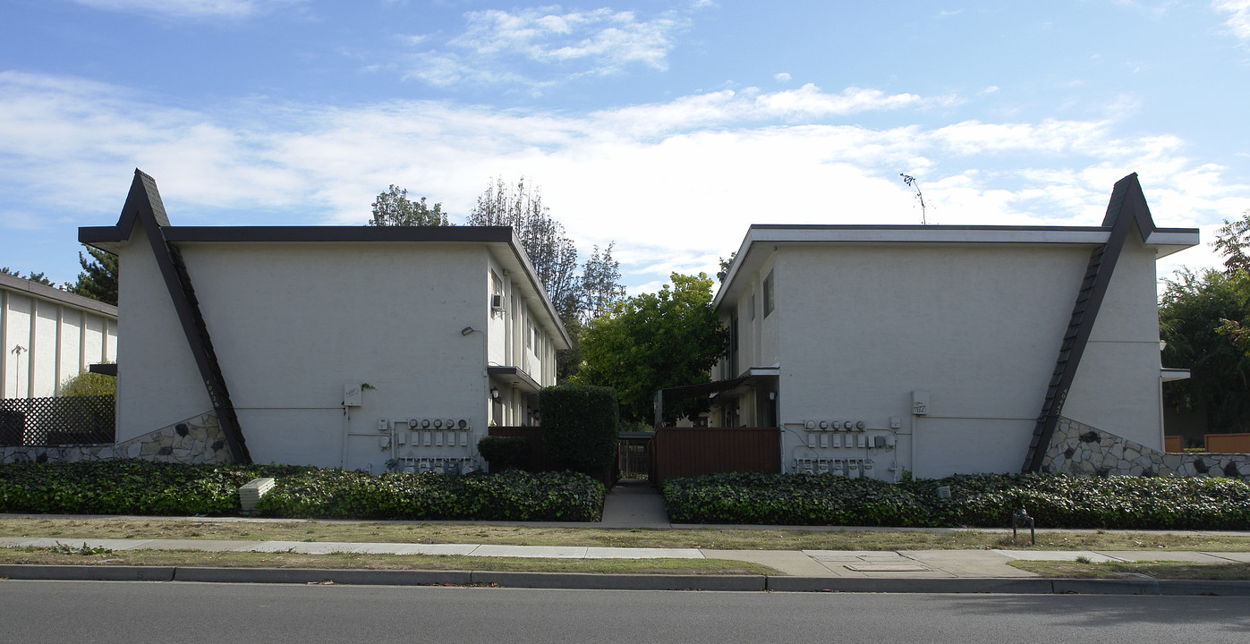 40340 Grimmer Blvd in Fremont, CA - Foto de edificio