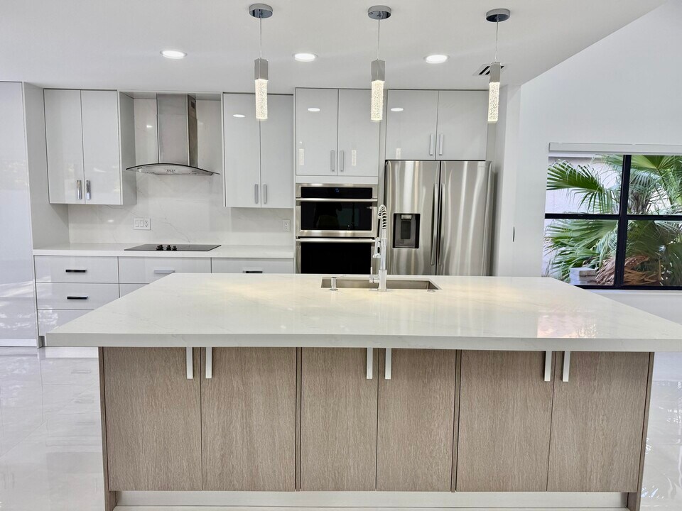11110 Highland Cir in Boca Raton, FL - Building Photo
